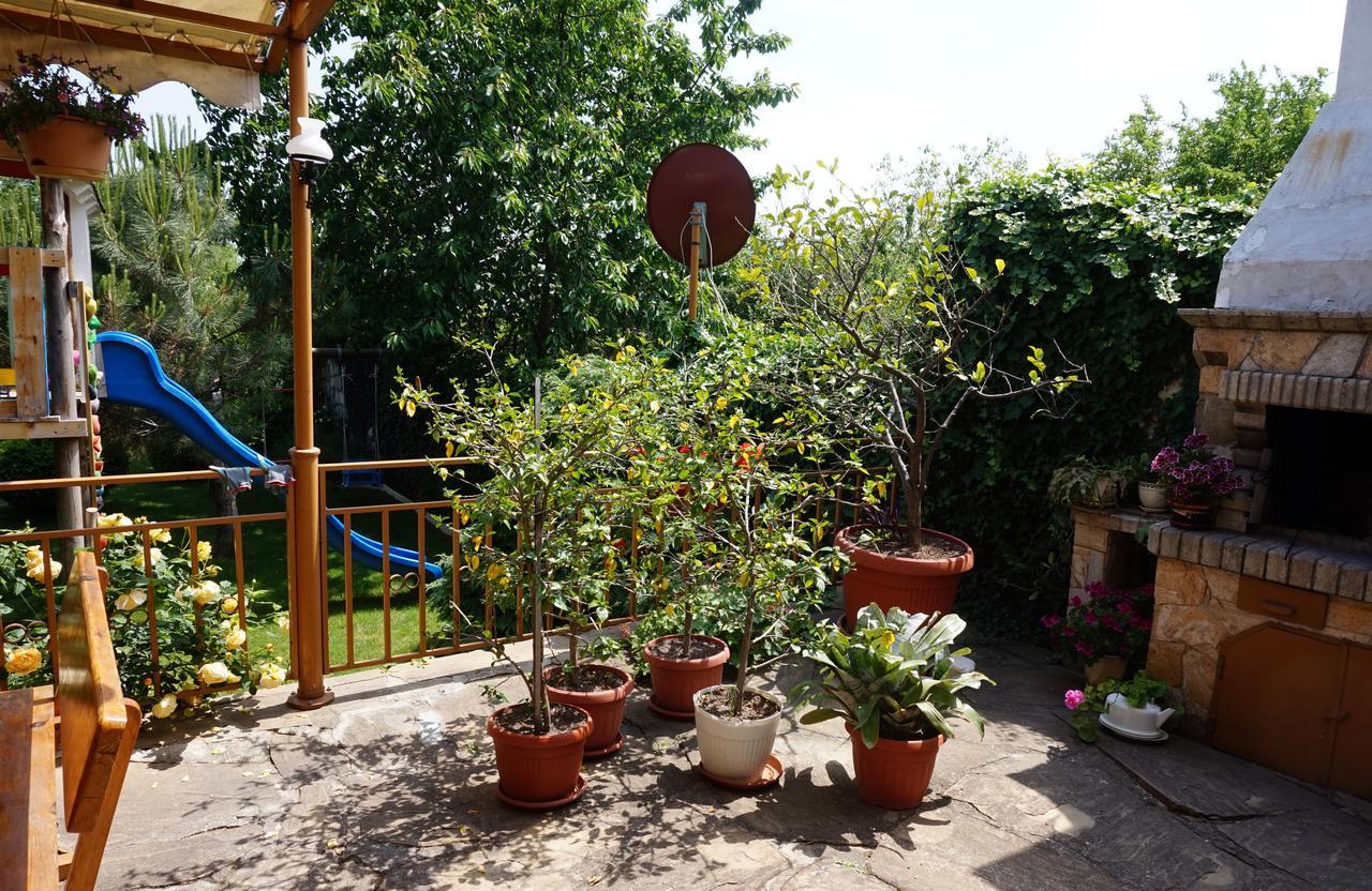 וארנה Margarita Hotel מראה חיצוני תמונה