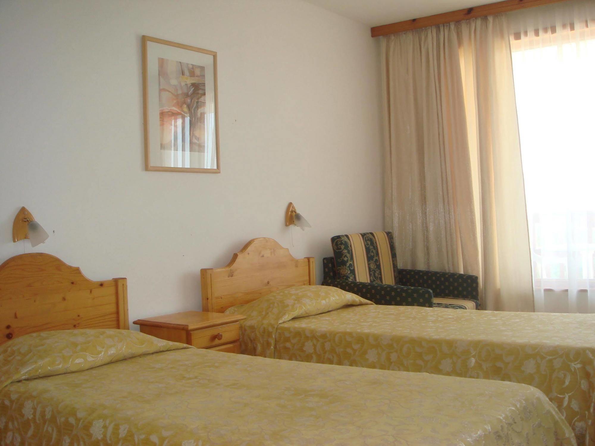 וארנה Margarita Hotel מראה חיצוני תמונה